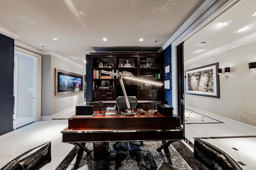 Ritz-Carlton Residences 1 - Residential