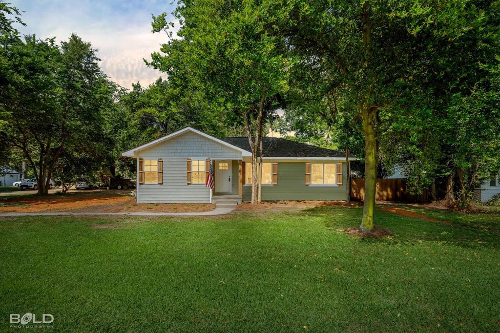 1422 E Kings Highway