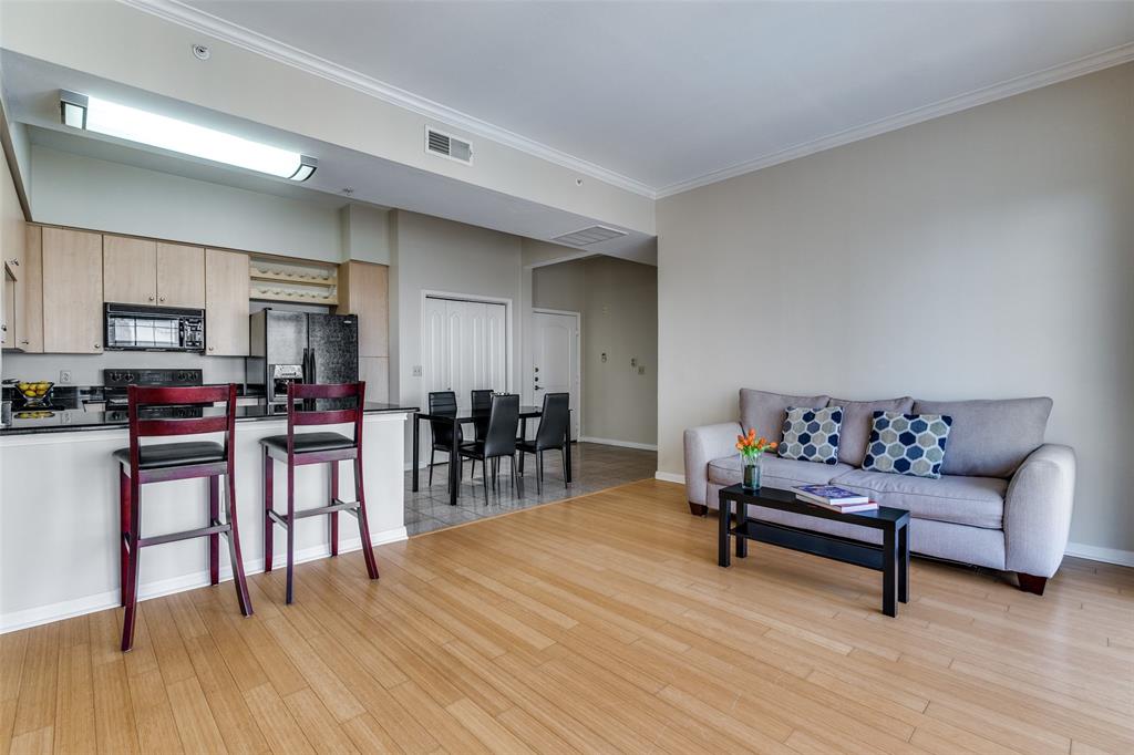 3225 Turtle Creek Boulevard 1017