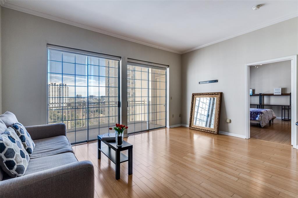 3225 Turtle Creek Boulevard 1017