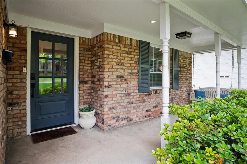 10025 Lanshire Drive