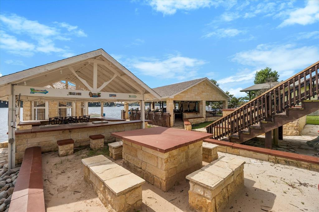 220 Pin Oak Drive