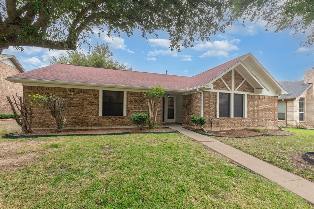1661 Crosshaven Drive