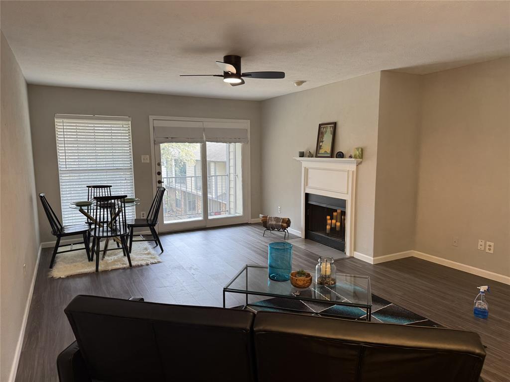 Wedglea Manor Condo - Residential