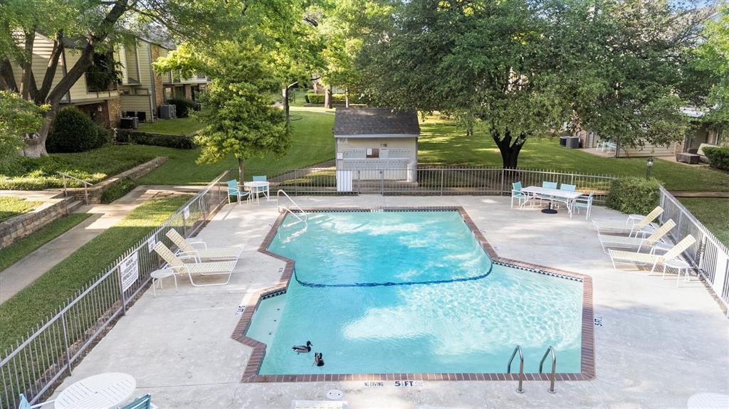 Wedglea Manor Condo - Residential
