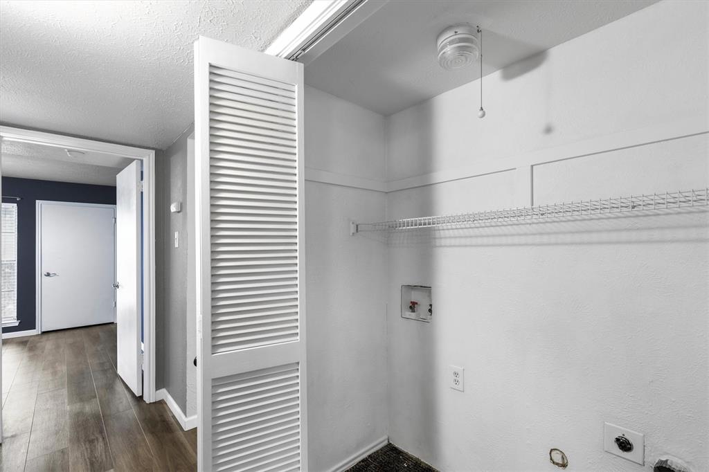 Wedglea Manor Condo - Residential