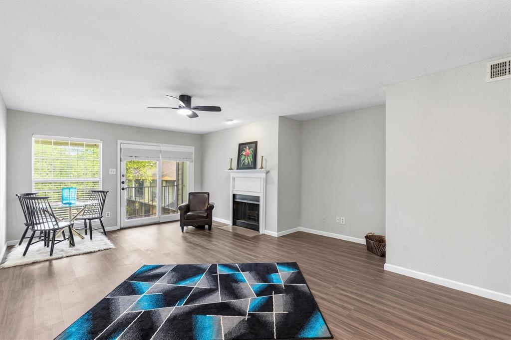 Wedglea Manor Condo - Residential