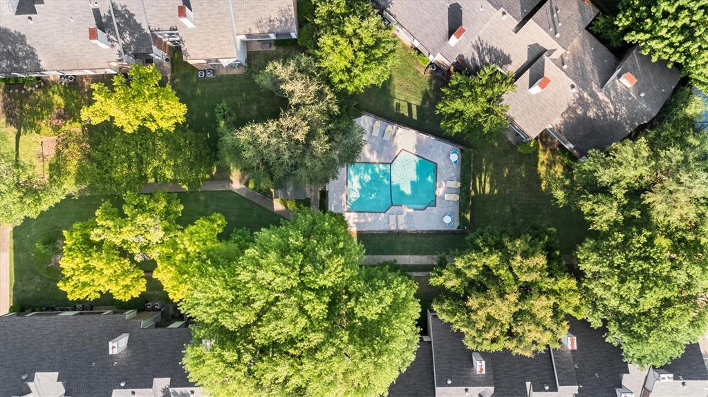 Wedglea Manor Condo - Residential