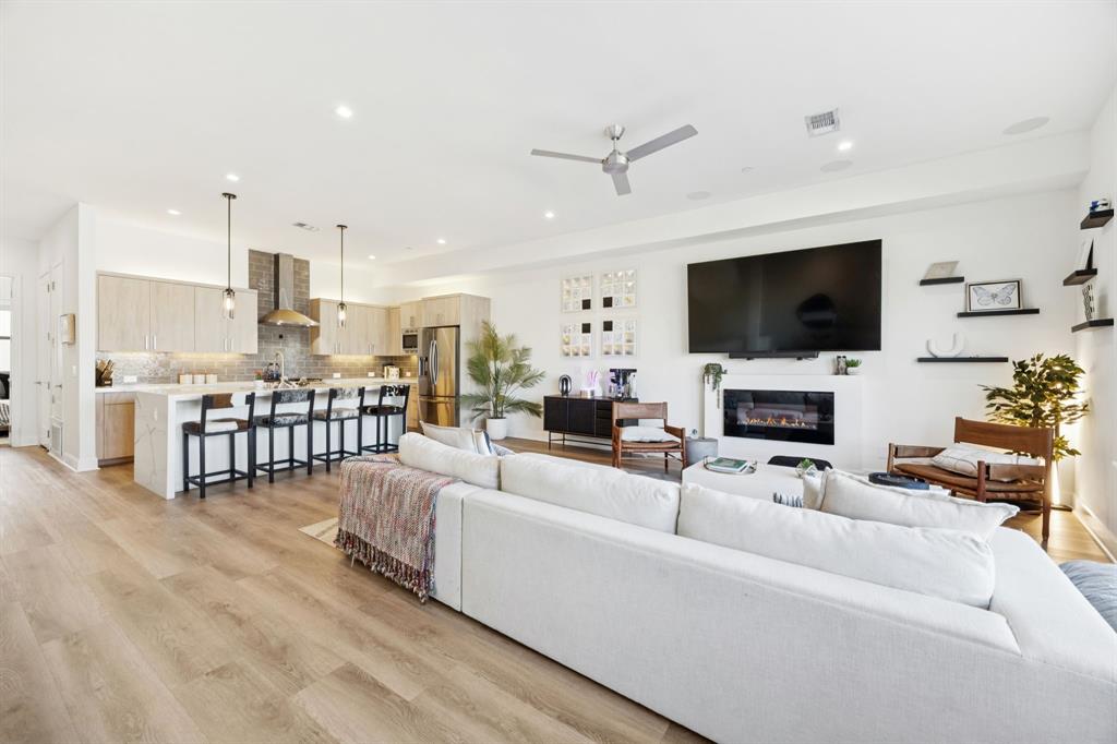 Harwood Point Condos - Residential