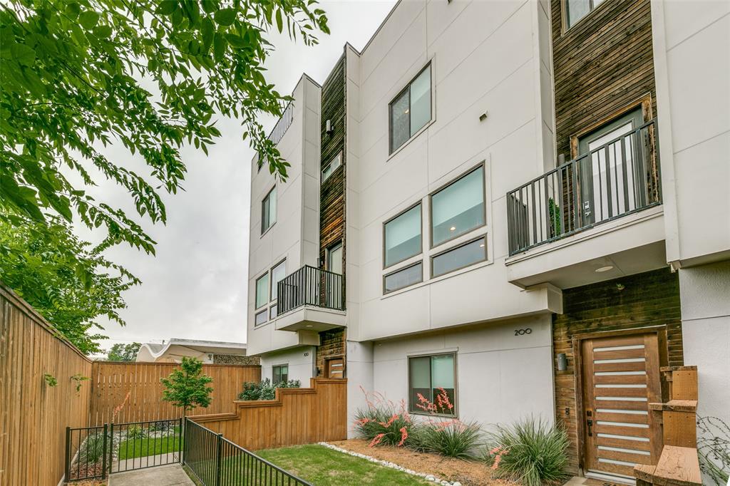 3816 Roseland Avenue C200