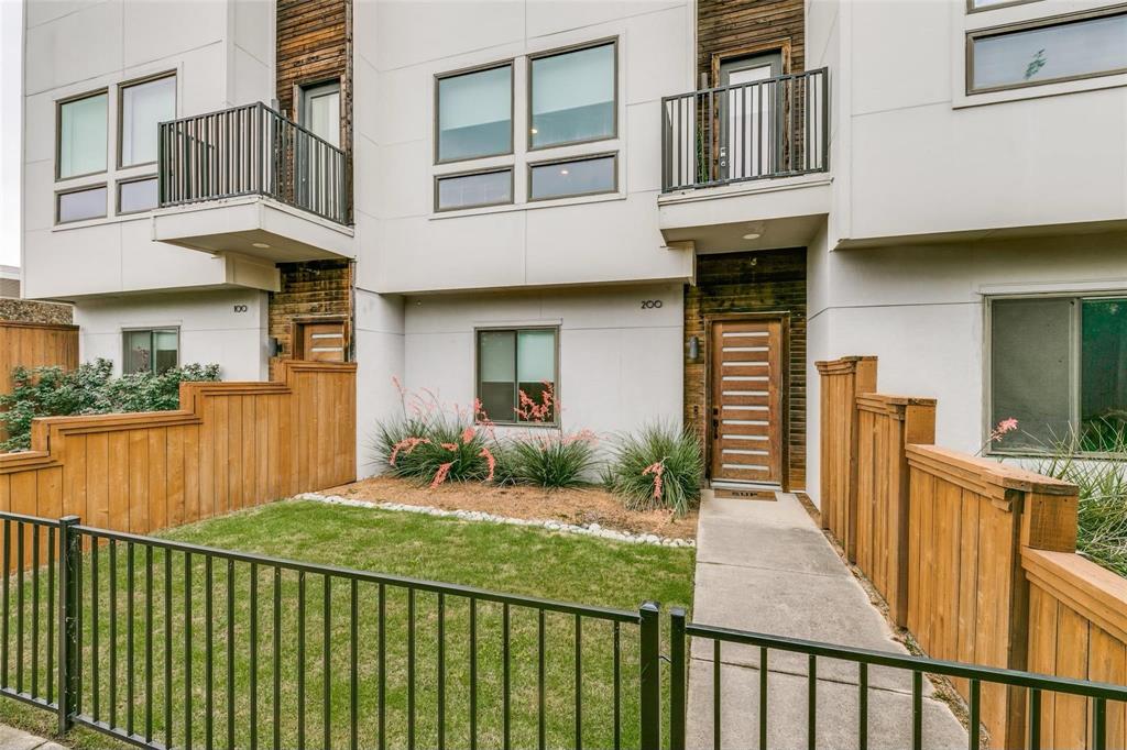 3816 Roseland Avenue C200