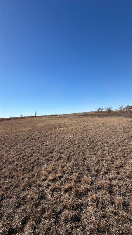 EAGLE'S PERCH - Land