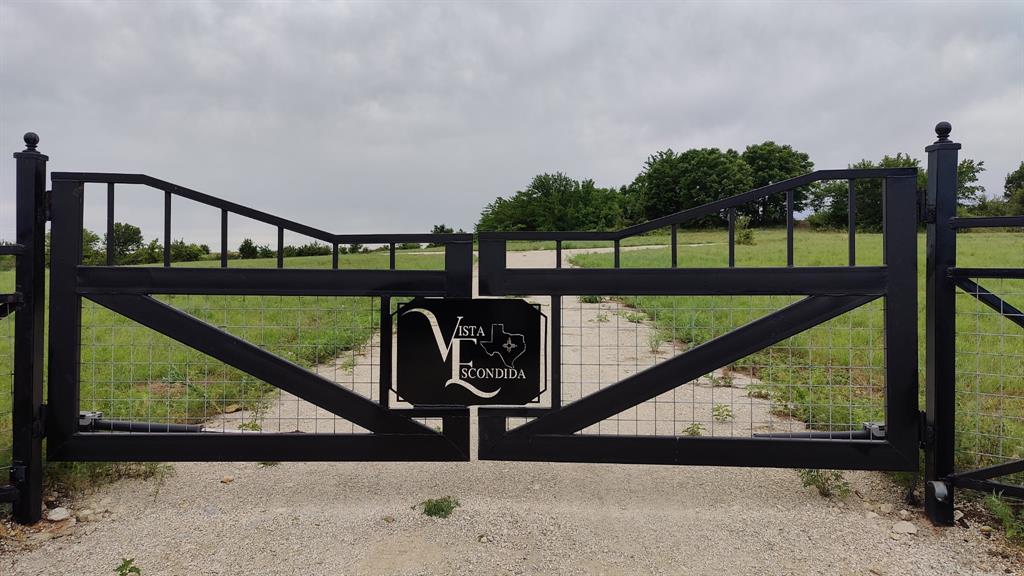 EAGLE'S PERCH - Land