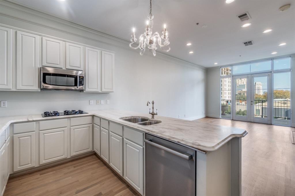 Plaza Turtle Creek Res PH 1 - Residential Lease