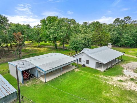 A home in Grand Saline