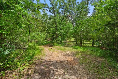 A home in Grand Saline