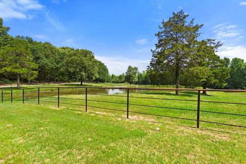 A home in Grand Saline