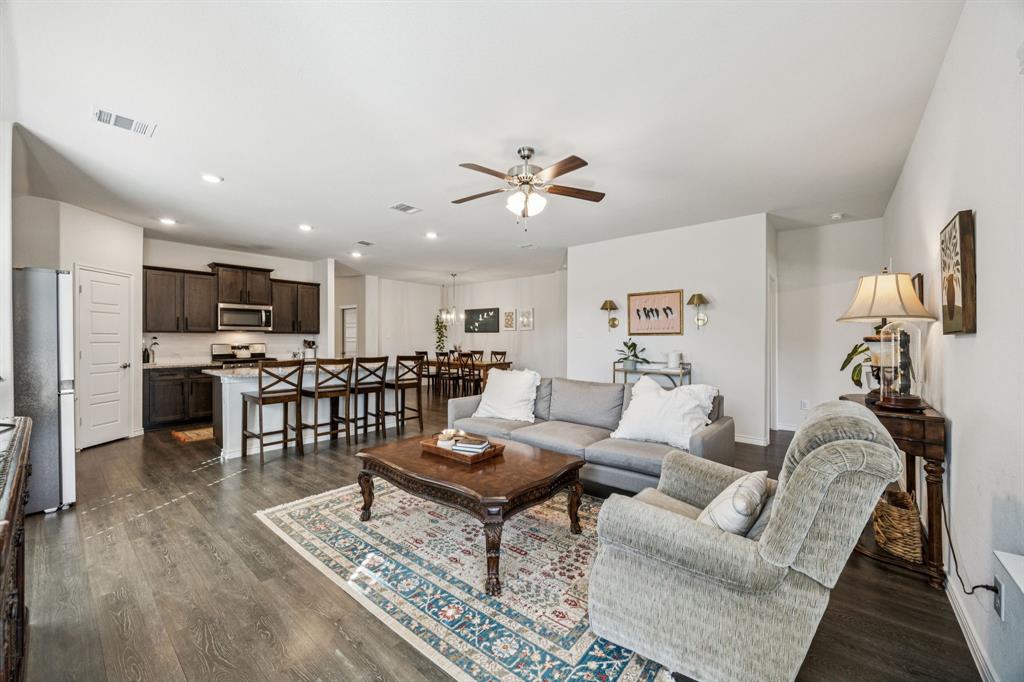 WILLIAMSBURG - Residential