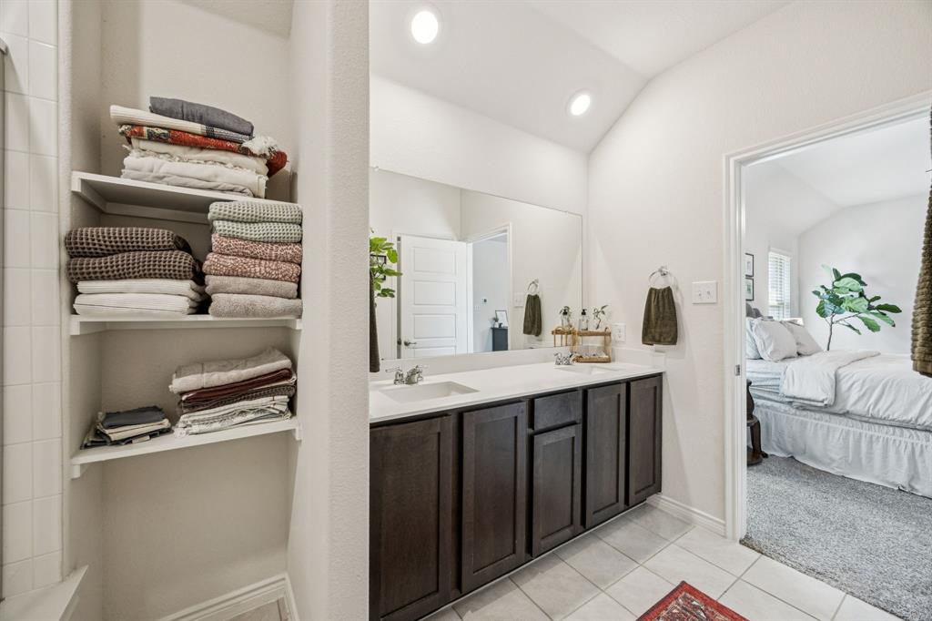 WILLIAMSBURG - Residential