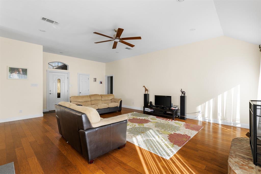 Saddle Hills Estate Ph 01 - Residential