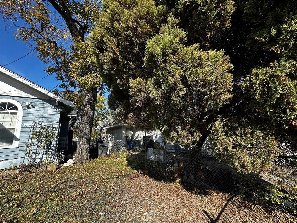 211 E 8th Street