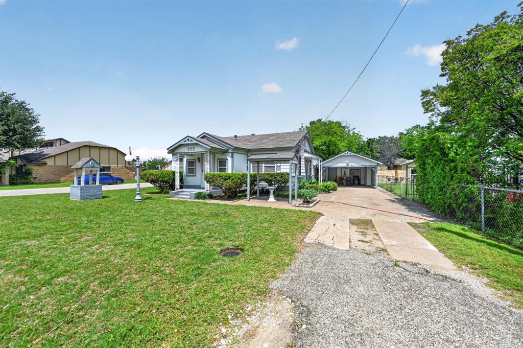 207 Hood Street