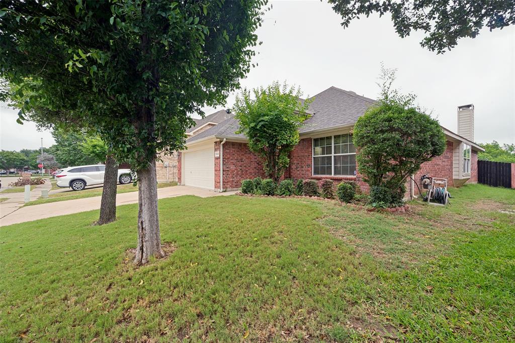 7806 Quiet Waters Drive