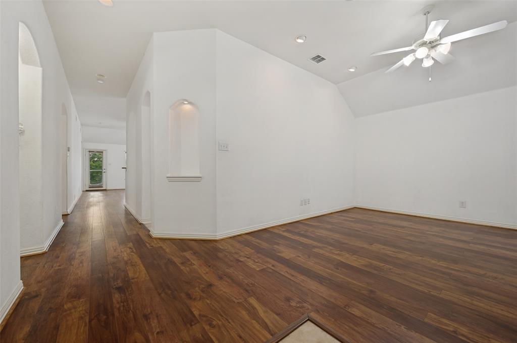 7806 Quiet Waters Drive