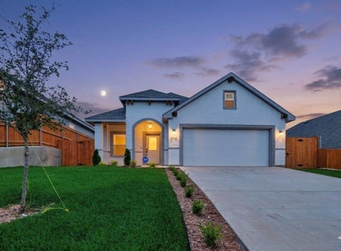 Photo of 2112 NW 22nd, Fort Worth, TX 76164 (MLS # 21304188)