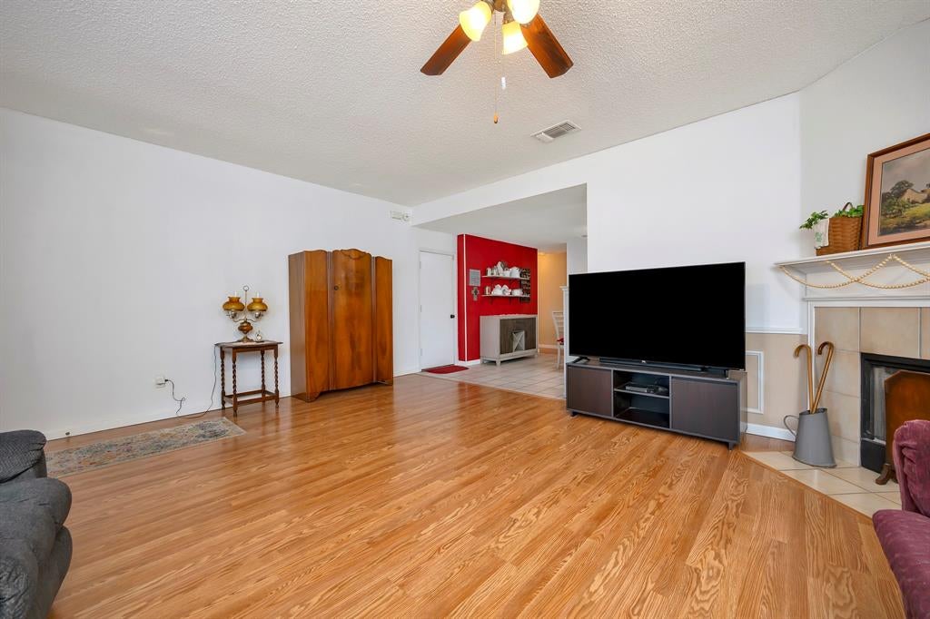 936 Fenway Lane