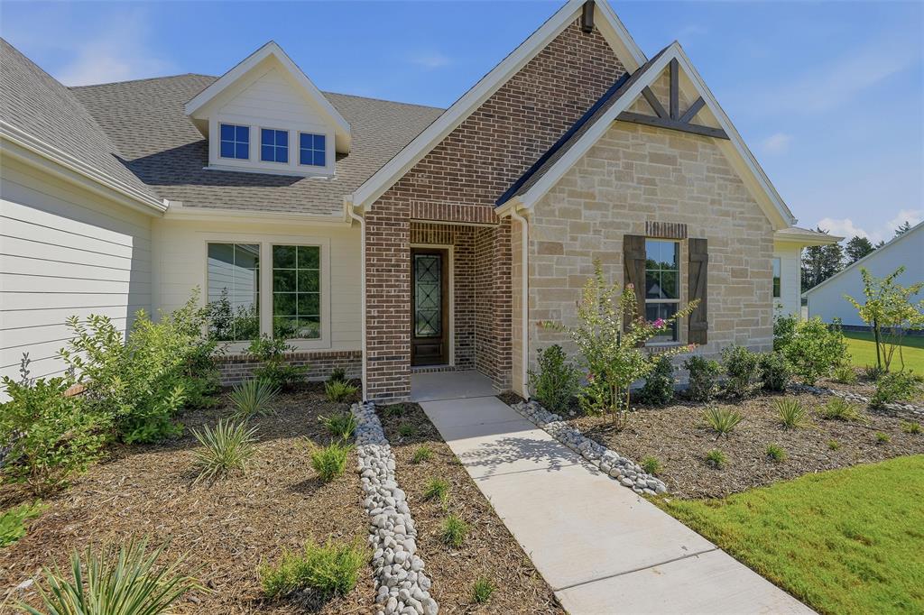 1002 Perrin Lane