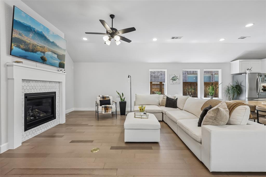 8513 Melrose