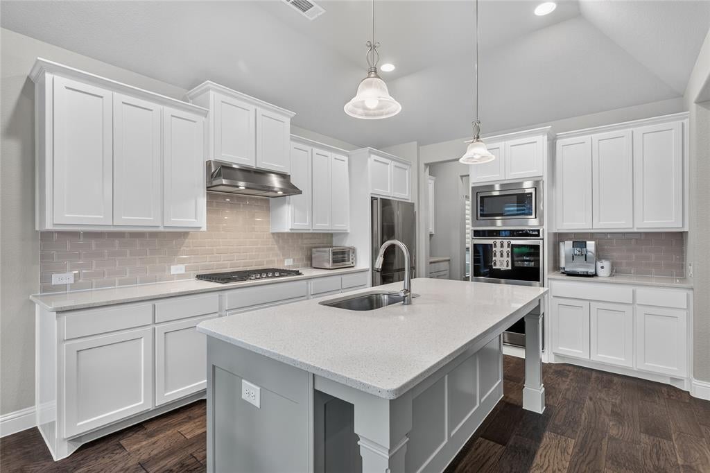 14027 Wheatfield Lane