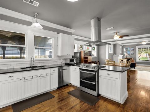 1942 Fairmount Avenue Fort Worth TX 76110