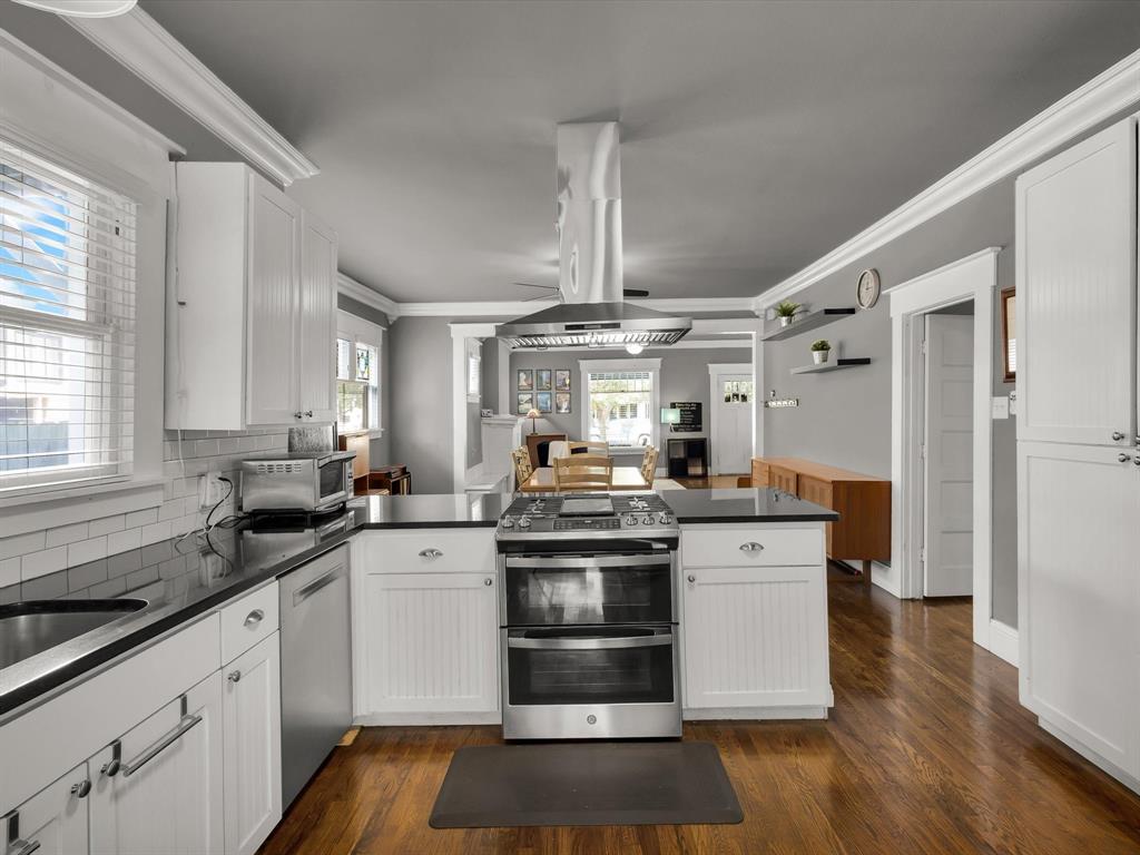 1942 Fairmount Avenue