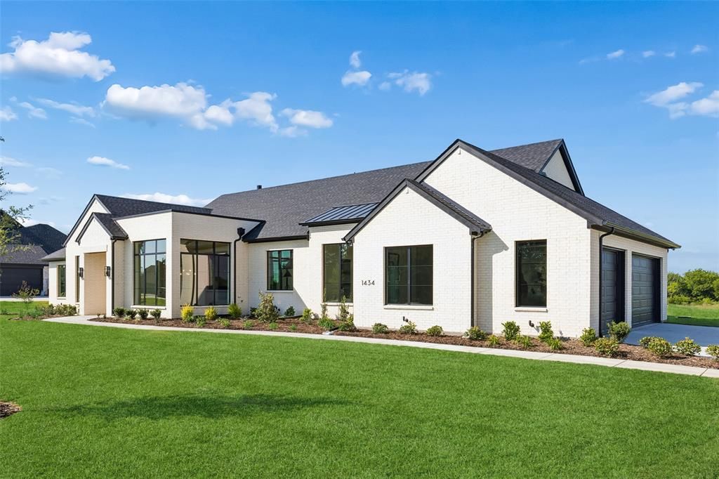 Photo of 1434 Streetman Road, Royse City, TX 75189 (MLS # 21271372)