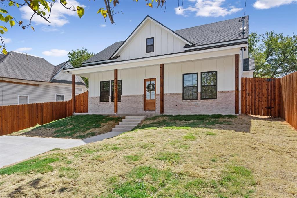 2704 Clay Avenue