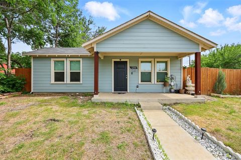 Property photo of 1200 E Annie Street, Fort Worth, TX 76104