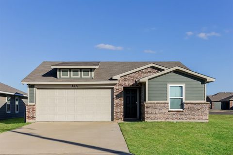 813 S Sutton Street Mabank TX 75147