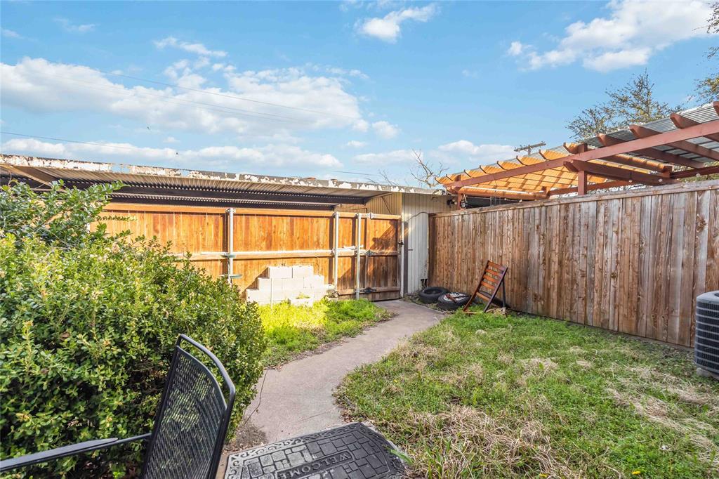 Woodhaven Twnhs Rev - Residential