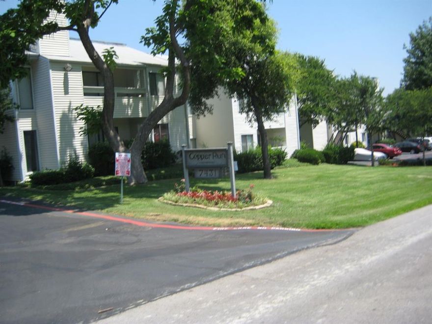 NICE FIRST FLOOR CONDO.   LIVING AREA WITH FIREPLACE,  DINING AREA,  FRESH PAINT,  NEW CARPETS IN THE BEDROOMS.. PLEASE USE TAR APP...MUST HAVE TWO YEARS GOOD RENTAL HISTORY AND TWO YEARS EMPLOYMENT HISTORY AND MAKE 3 X RENT..  MUST HAVE THE DEPOSIT READY TO PUT DOWN WHEN APP IS APPROVED... THANK YOU .