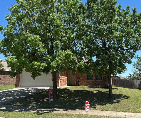 Photo of 3704 Northpointe Drive, Denton, TX 76207 (MLS # 21247135)