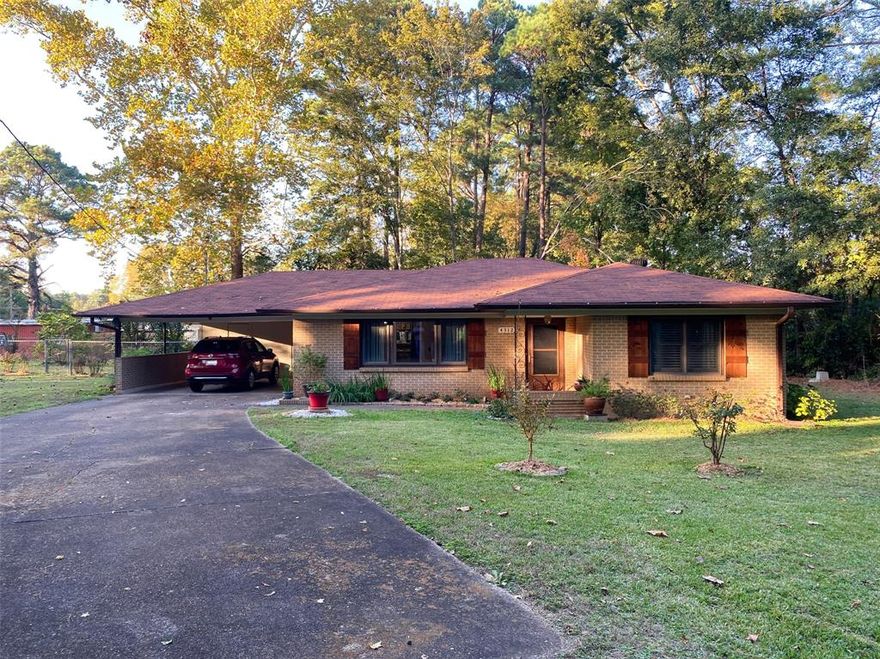 Beautiful country home on 3 LOTS! Enjoy the wonderful benefits of having your own private cul-de-sac inside a quiet neighborhood. **NEW HVAC**200SQFT STORAGE SHED**FULLY FENCED**SPACIOUS YARD**GAS AVAILABLE** This versatile 3 bedroom - 2 bathroom home is just waiting for you to make it your own.