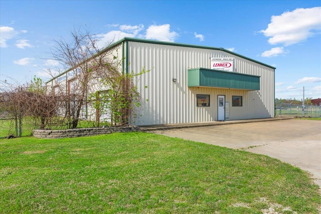 Corsicana - Commercial Sale