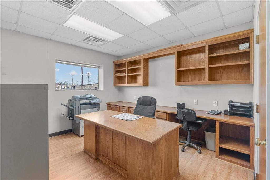 Corsicana - Commercial Sale