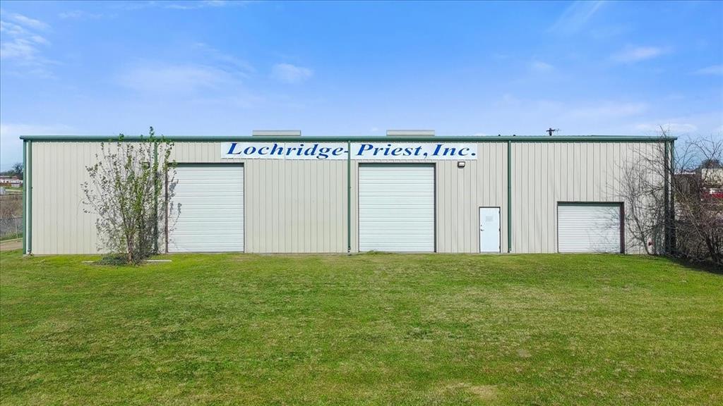 Corsicana - Commercial Sale