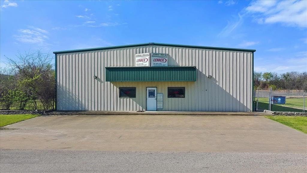 Corsicana - Commercial Sale
