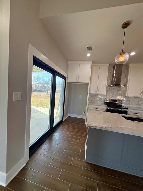 2713 Stone Briar Drive