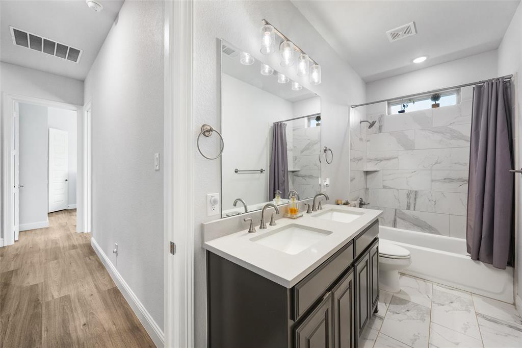 Lakes of River Trls East - Residential