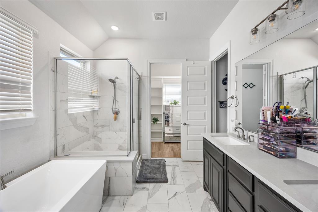 Lakes of River Trls East - Residential